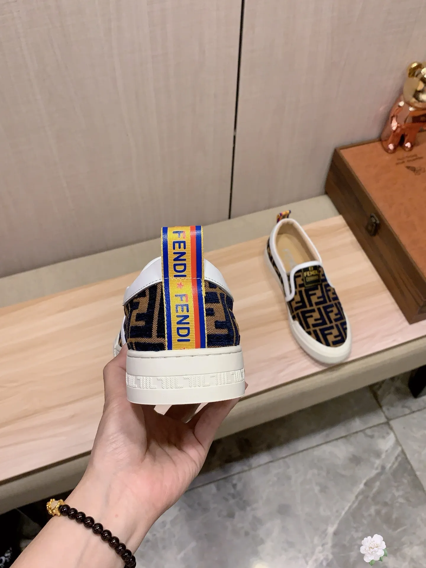 Men's men's shoes💰380💰💰🎩🎩[Lightning][Lightning] "FENDI*" The latest and most popular casual shoes, top brand [Seduce] luxury~purchase, top~quality. [Strong] The upper is made of imported breathable cloth fabric with cowhide material ➕ breathable sheepskin feet (•) and fine workmanship. The original stylish and stylish soft rubber wear-resistant and non-slip outsole is light and comfortable on the feet. The real thing looks better when photographed. No. 2291: code: 38-44, 3️⃣ colors selected